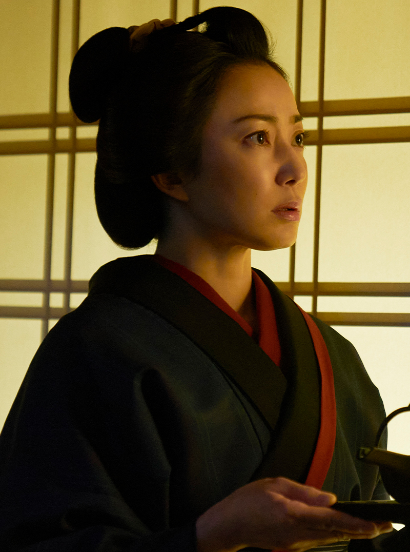 縦横の組子の幅を変えることで洒落た印象の中にも、どことなく違和感や、緊張感を漂わせている