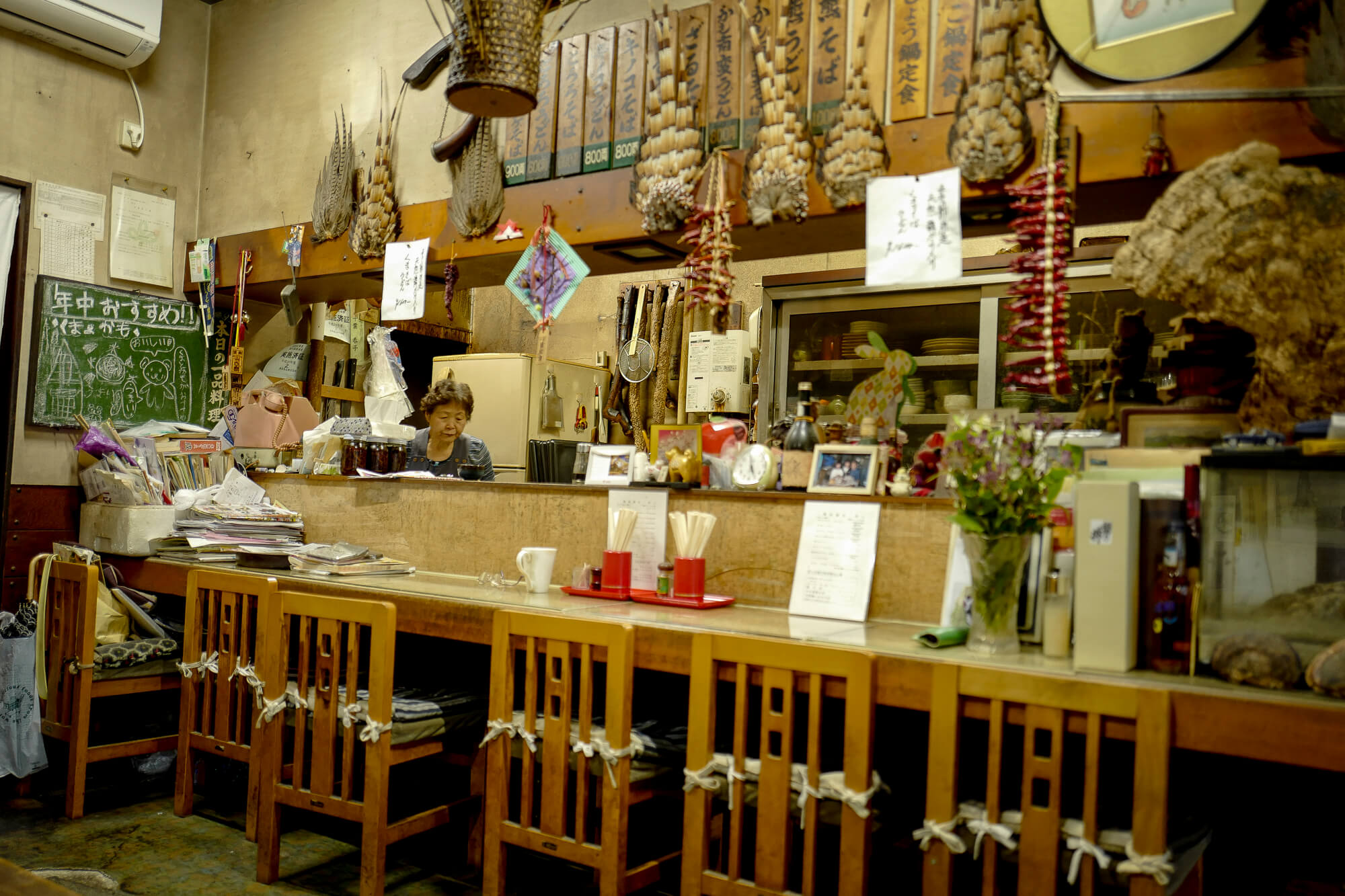 電話に出た女性。店主の奥様でした。